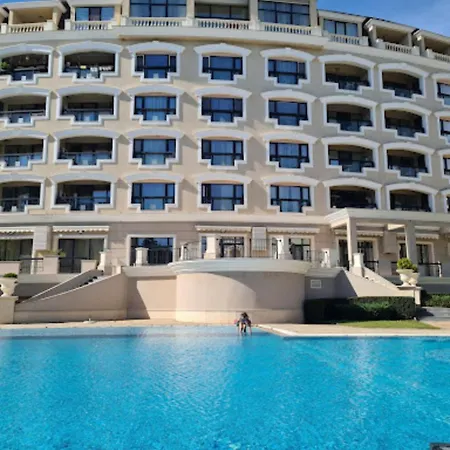 Carpe Palace * Saints Constantine and Helena